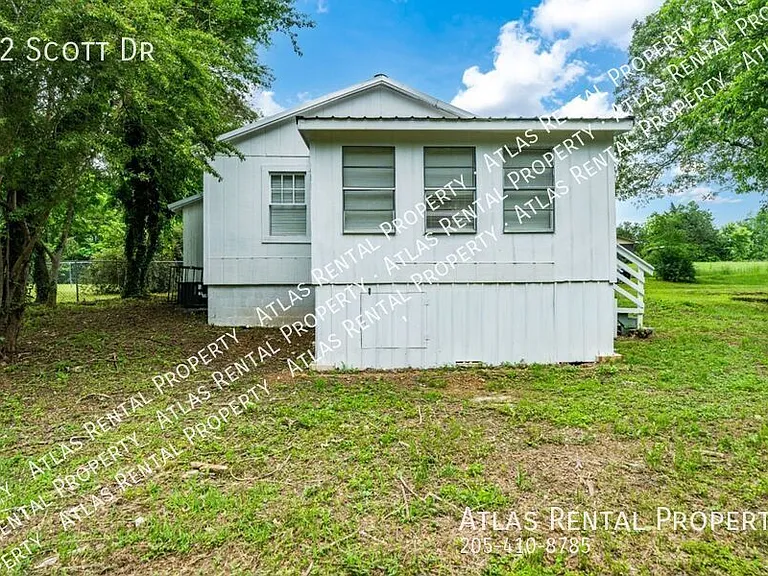 92 Scott Dr — Photo 3