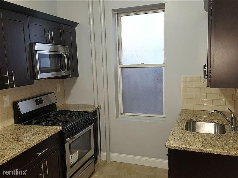 2nd image of 5907 Kennedy Blvd E