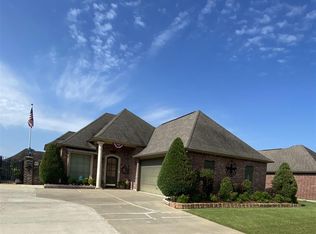 9044 Highland Oaks Ave, Zachary, LA 70791