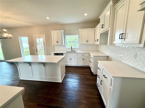 4th image of 6114 NE 118th St