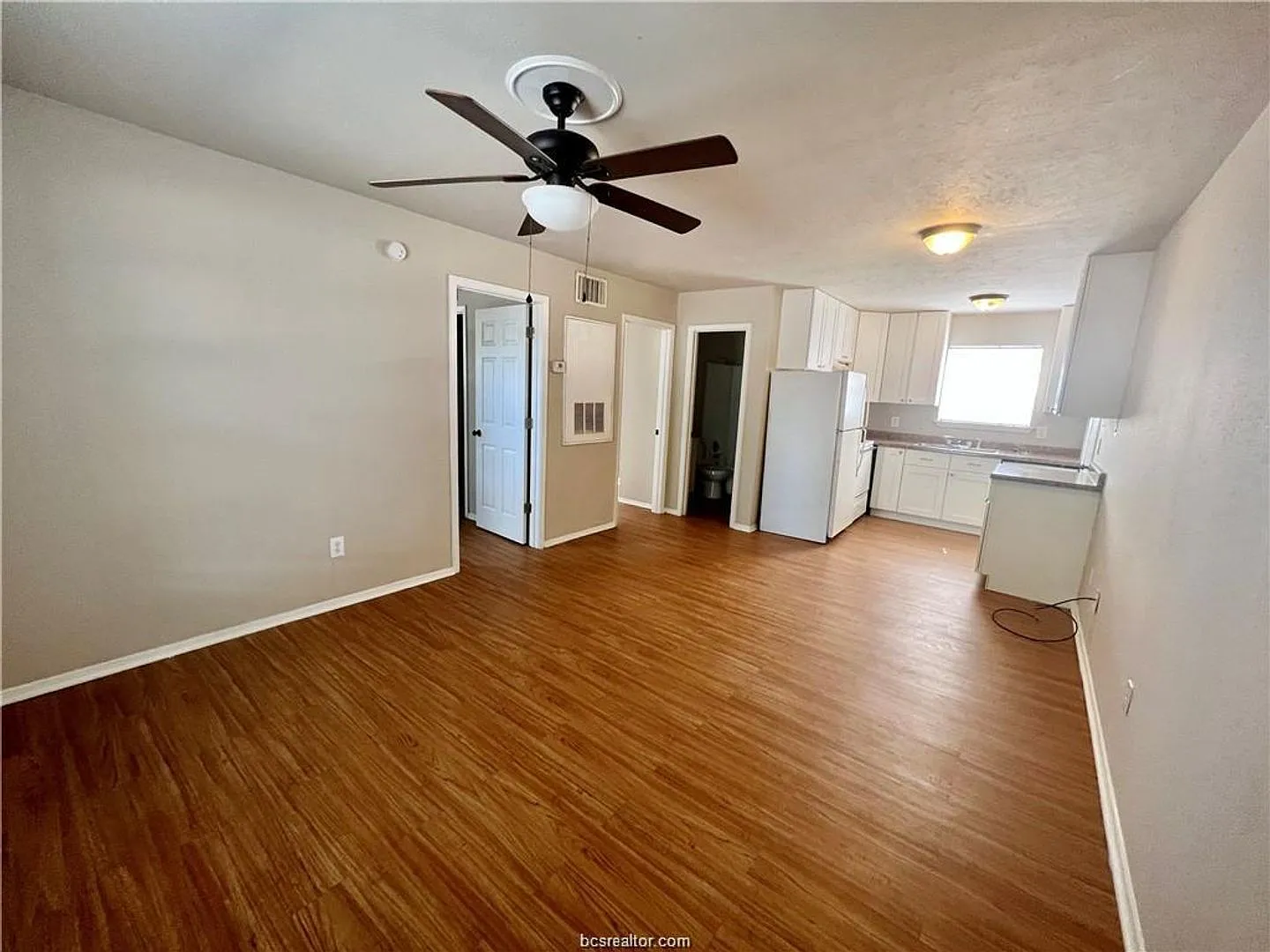 2402 Jaguar Drive — Photo 3