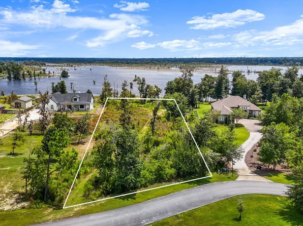9704 Summer Creek Dr, Southport, FL 32409