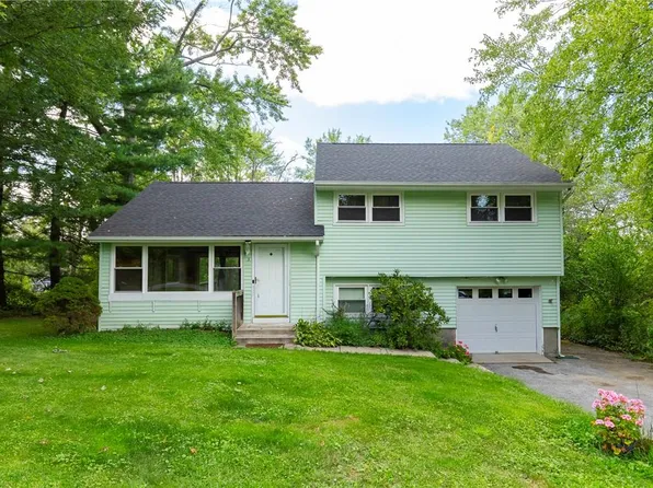 3 Horseshoe Drive, Poughkeepsie, NY 12603