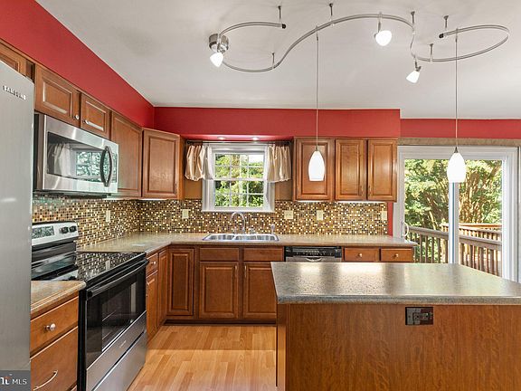 2nd image of 1205 Kirby Cir