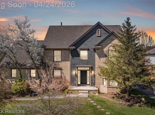 3382 Long Meadow Ct, West Bloomfield, MI 48324