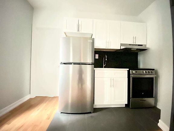 3rd image of 354 Brook Ave #2