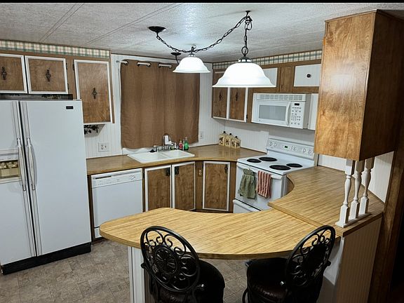 5th image of 12734 Smokey Dr