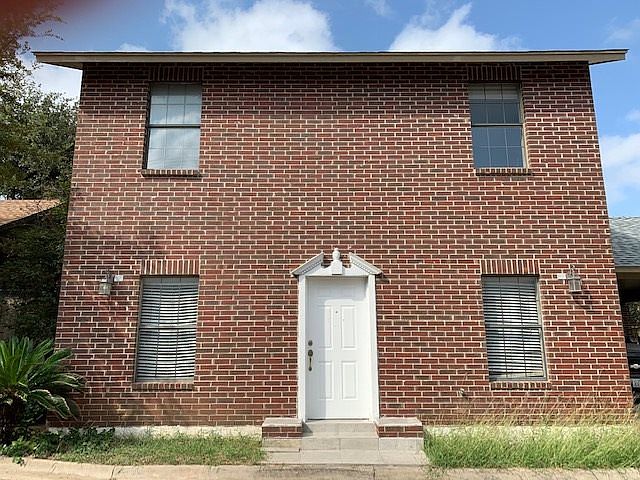 1st image of 1119 Shiloh Dr APT A