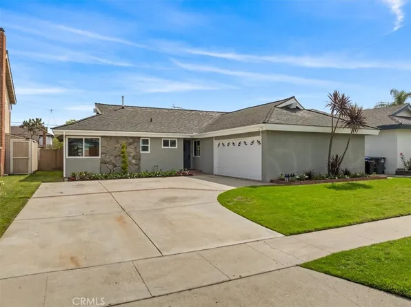 11852 Reagan St, Los Alamitos, CA 90720