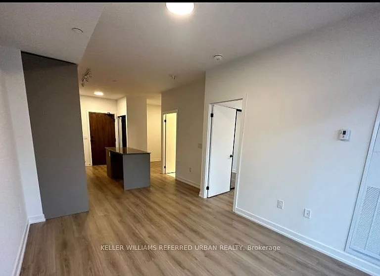 10 Lagerfeld Dr — Photo 4