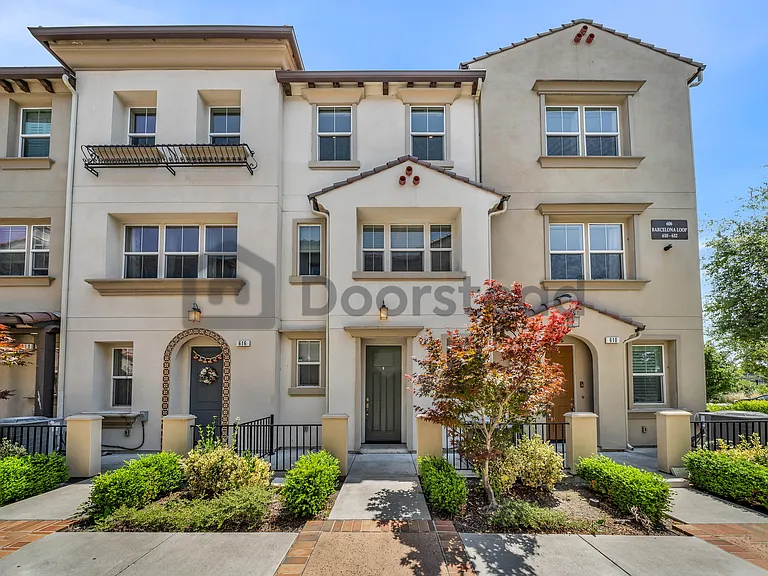 612 Barcelona Loop — Photo 1