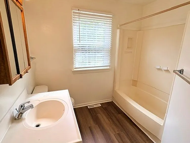 1084 Brightleaf Ct — Photo 9
