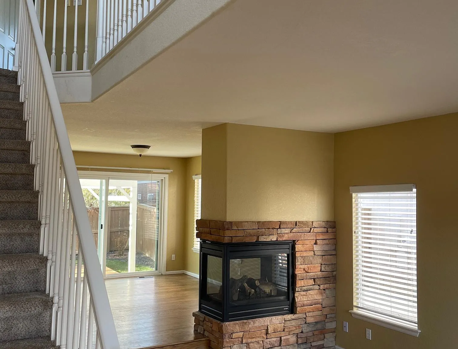 3 bed, 2079 sqft, $3,195 — Photo 2