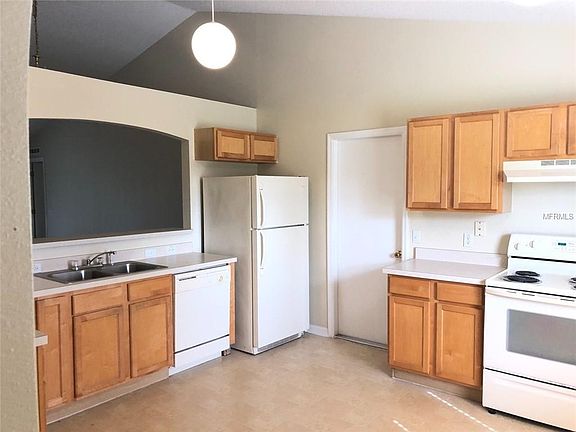 2nd image of 119 Dorchester Ct