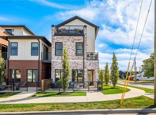 541 SW 5th St, Bentonville, AR 72712
