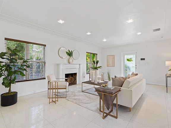 3rd image of 5925 La Gorce Dr