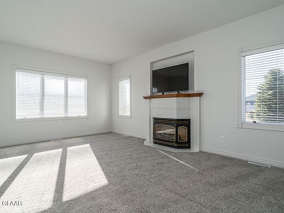 2nd image of 1083 Deer Trail Ln NE