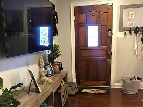 3rd image of 6063 Perlita St