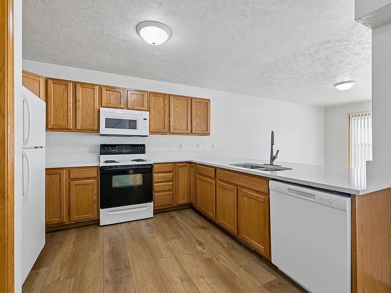 7200-7204 Dorchester — Photo 14