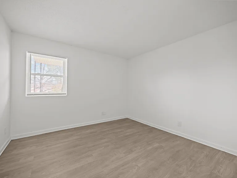 308 W Trinity Ave — Photo 18