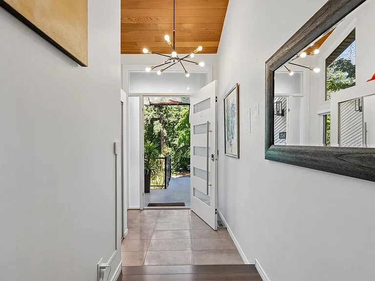 5620 Larson Pl — Photo 31