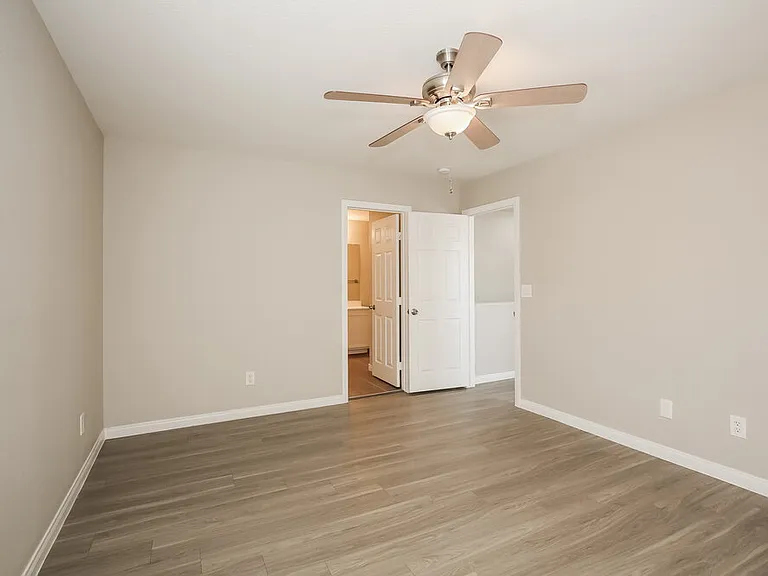 6725 Druid Hills St — Photo 11