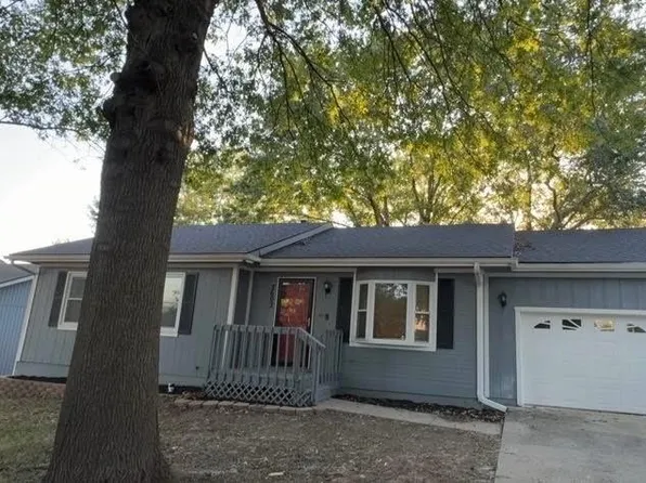 2602 Easton St, Harrisonville, MO 64701