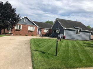 2631 Castlewood Dr, Dyer, IN 46311
