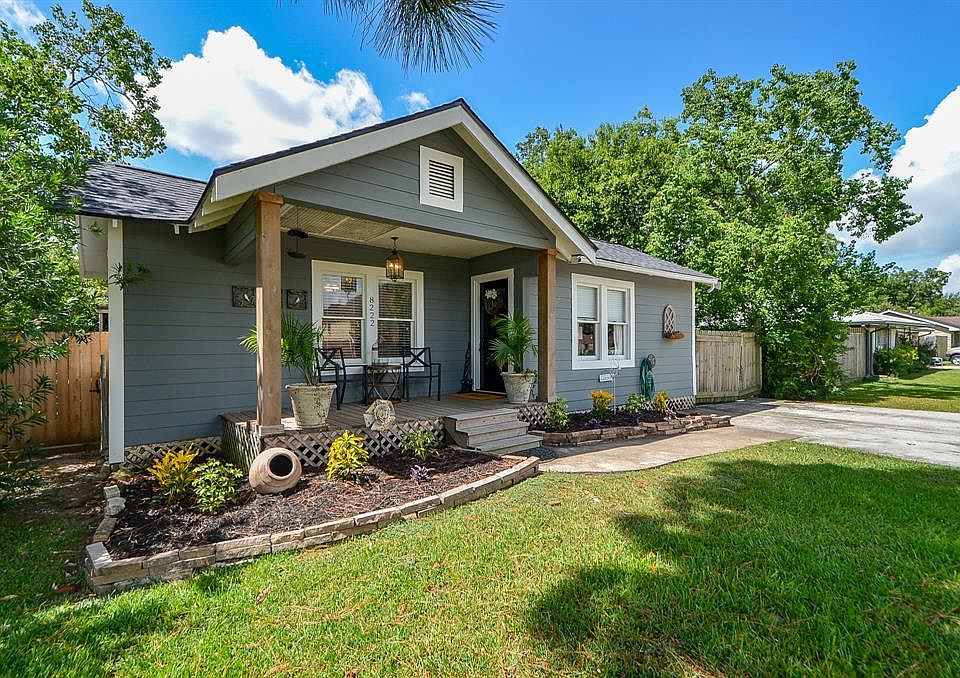 1st image of 8222 Catalina Ln