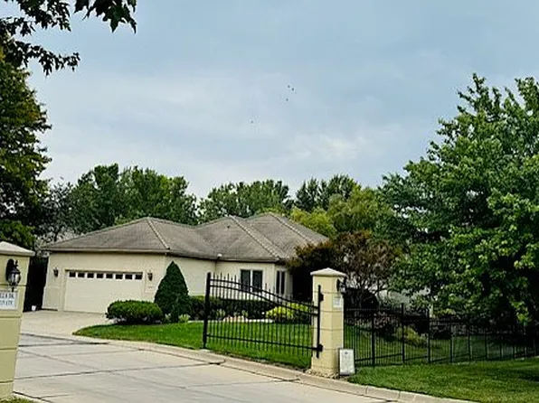 5727 Villa Dr, Lawrence, KS 66047