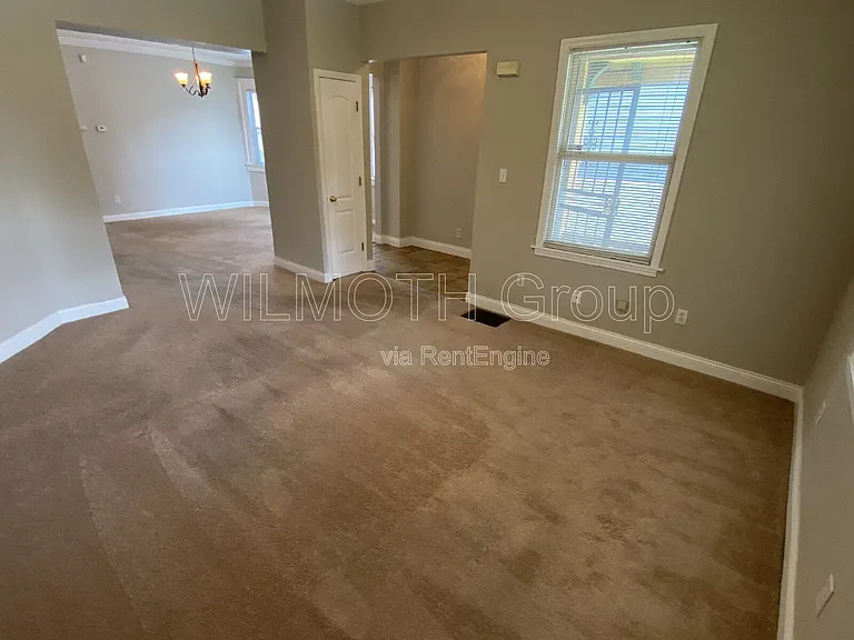 2458 N College Ave — Photo 6