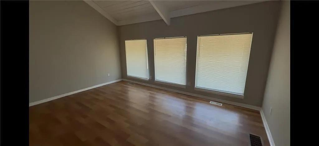 3 bed, 3.0 bath, 1752 sqft, $1,850 — Photo 3