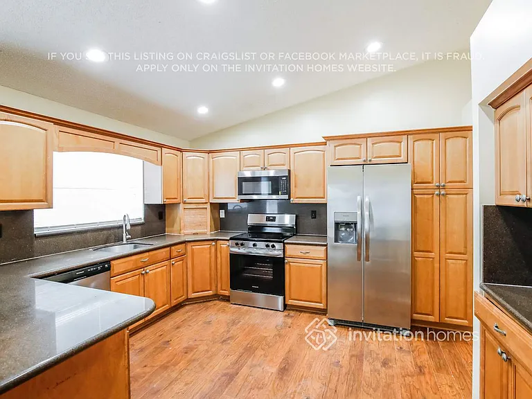 4912 SW 32nd Way — Photo 7