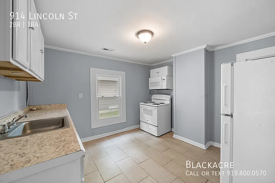 Cute 2 Bedroom bungalow — Photo 2