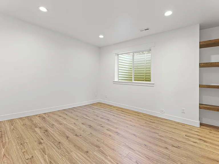 2098 E Elkhorn Rd — Photo 38