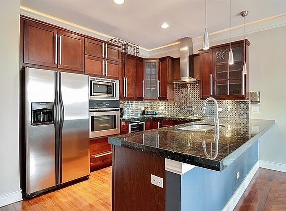 4th image of 4235 N Kedzie Ave APT 2C