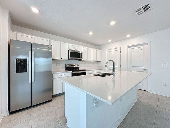 5th image of 4290 Sunny Creek Pl