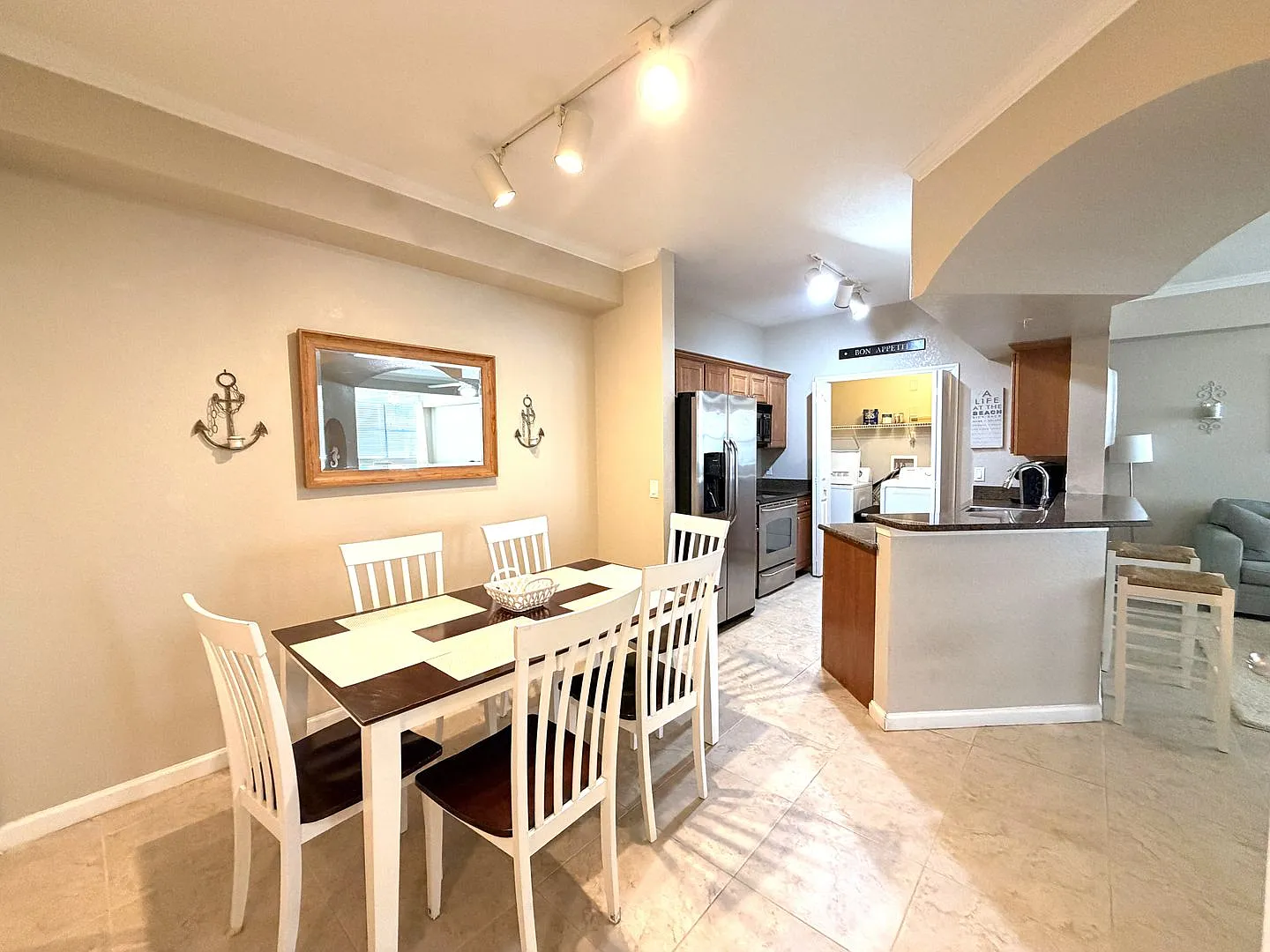 ** Positano Place ** 2 Bed / 2 Bath - Condo - Garage Included - Central Naples - Annual Rental — Photo 2