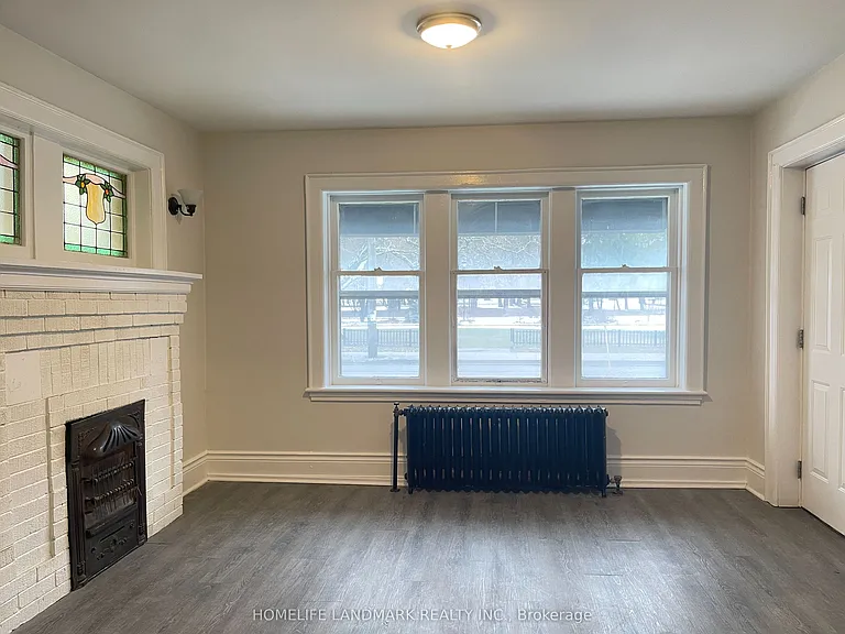 987 Main St E #1 — Photo 26