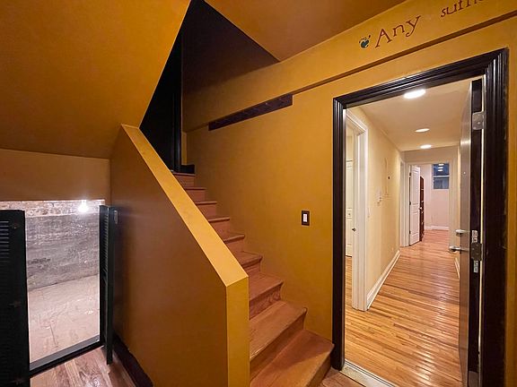 2nd image of 3807 W Ainslie St #B