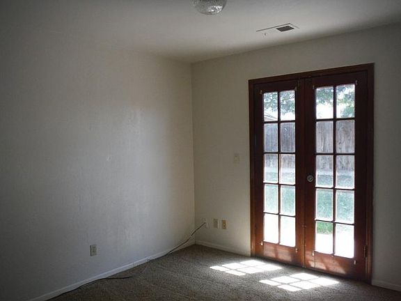 3rd image of 1153 Sparrow Dr