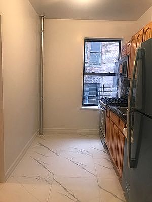 5th image of 19 Cumming St APT 5A
