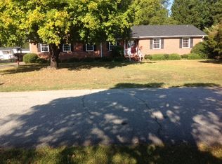 33 Dagenham Dr, Greenville, SC 29615