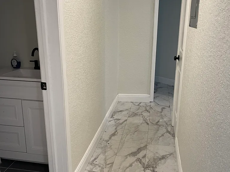 365 NW 4th Ct — Photo 7