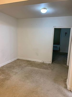 4th image of 141-05 Pershing Cres #4419