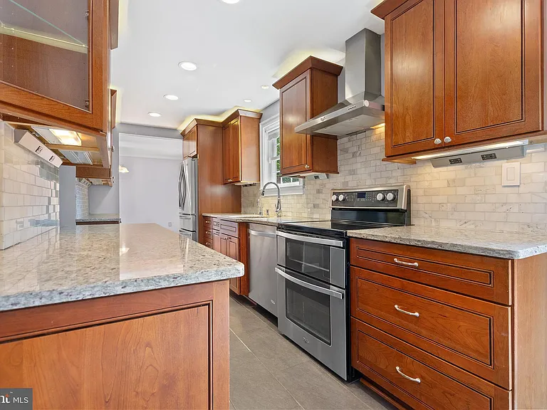 13604 Wisteria Dr — Photo 12