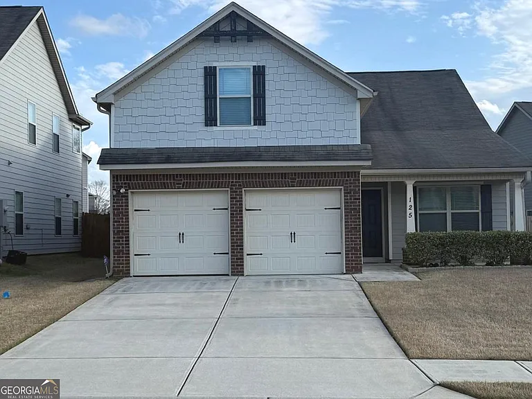 125 Leland Ln — Photo 2