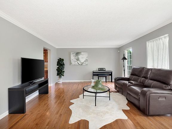 5th image of 679 Terrace Hill Trl
