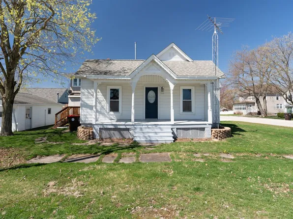 208 N East St, Danvers, IL 61732
