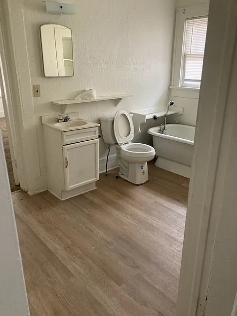 1010 W. Cedar Ave. - 1 — Photo 3